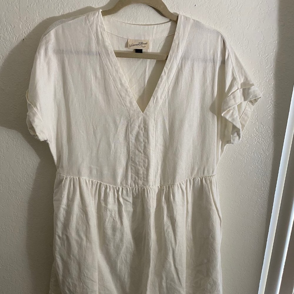 Universal Threads V-Neck Shift White